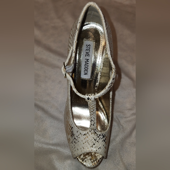 Women's high heels shoes/ STEVE MADDEN/ Color White with Gold / size 6 - Picture 5 of 7